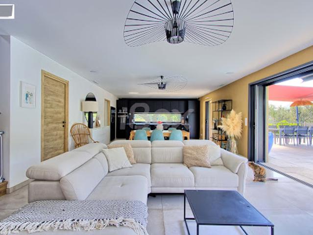 Vente Maison 6 pièces 148 m2 Le Revest les Eaux
