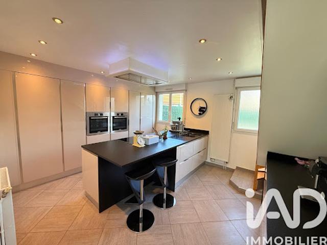Vente Maison 6 pièces 148 m2 Saint Brice sous Forêt