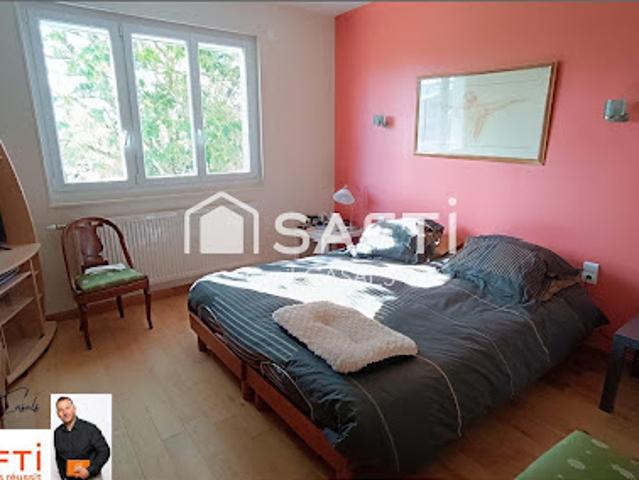 Vente Maison 6 pièces 149 m2 Montceau les Mines