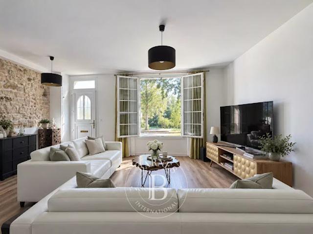 Vente Maison 6 pièces 149.78 m2 La Varenne Saint Hilaire