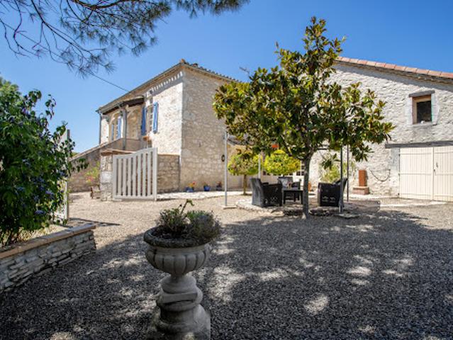 Vente Maison 6 pièces 140 m2 Montaigu de Quercy