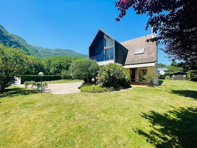 Vente Maison 6 pièces 140 m2 Bagneres de luchon