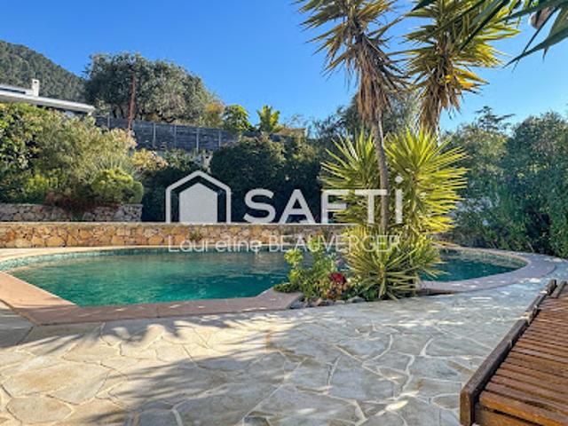 Vente Maison 6 pièces 140 m2 Carqueiranne