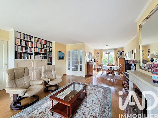 Vente Maison 6 pièces 140 m2 Le Mesnil Saint Denis