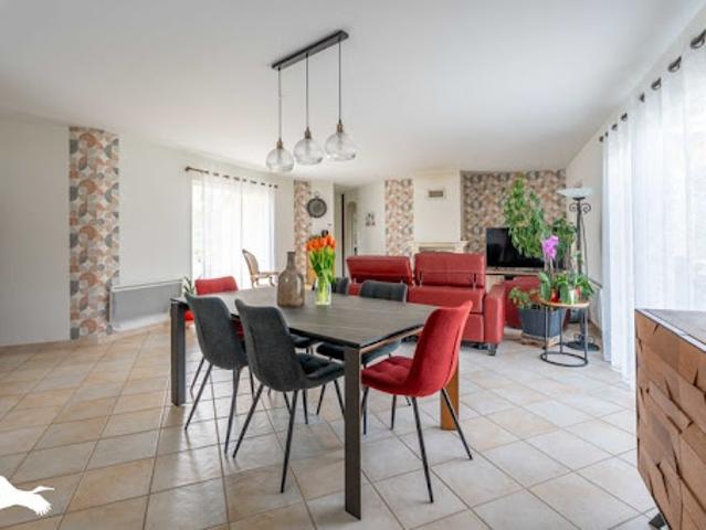 Vente Maison 6 pièces 140 m2 Montguyon