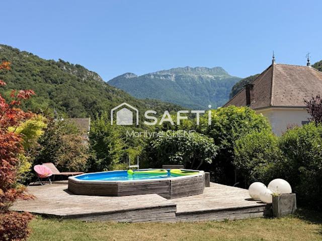 Vente Maison 6 pièces 140 m2 Saint Etienne de Crossey