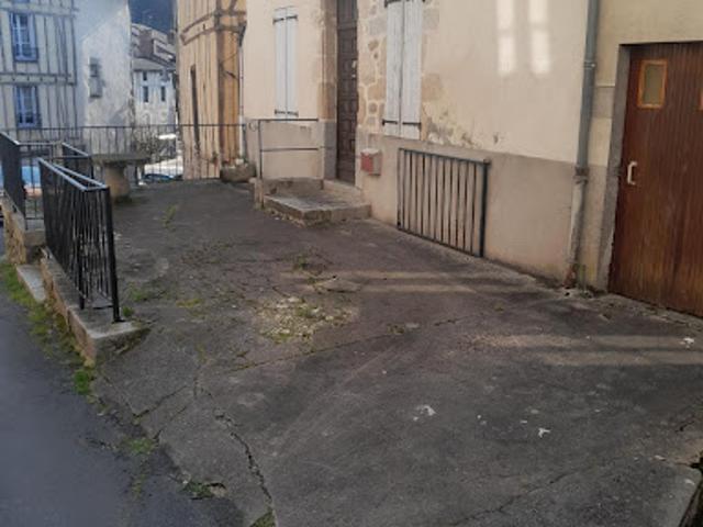 Vente Maison 6 pièces 141 m2 Laroquebrou