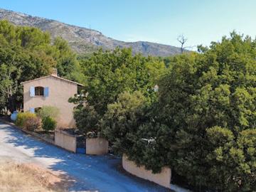 Vente Maison 6 pièces 141 m2 Puyloubier