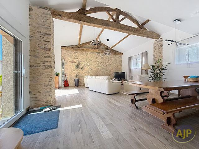 Vente Maison 6 pièces 141 m2 Saint Hilaire de Chaléons