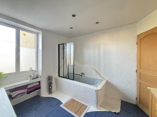 Vente Maison 6 pièces 141.4 m2 Saint Etienne des Oullières