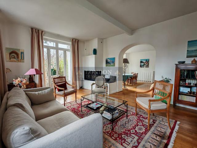 Vente Maison 6 pièces 141.54 m2 Le Chesnay Rocquencourt