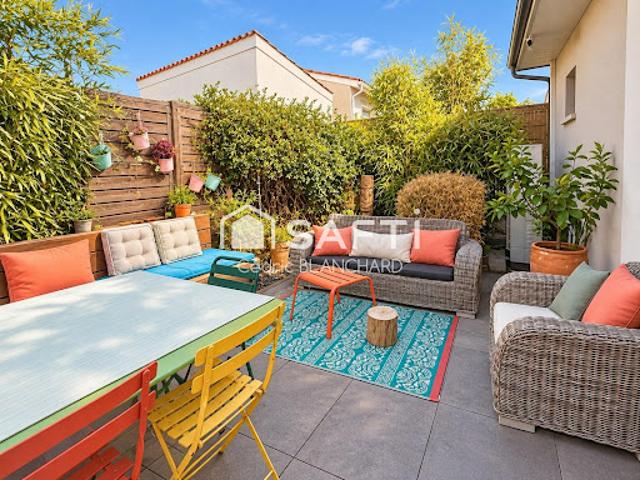 Vente Maison 6 pièces 143 m2 Créon