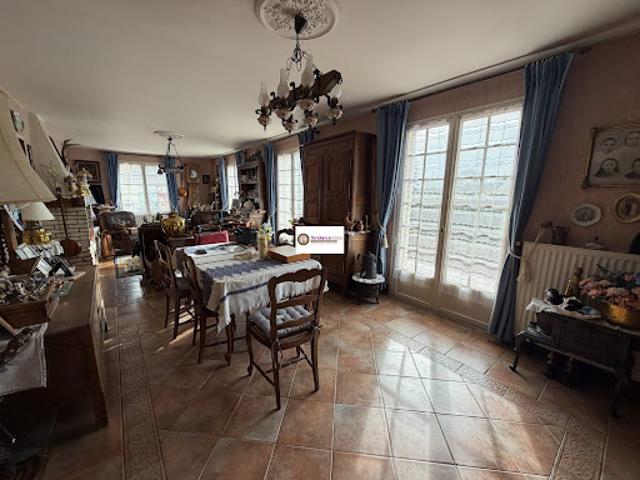 Vente Maison 6 pièces 143 m2 Le Mêle sur Sarthe
