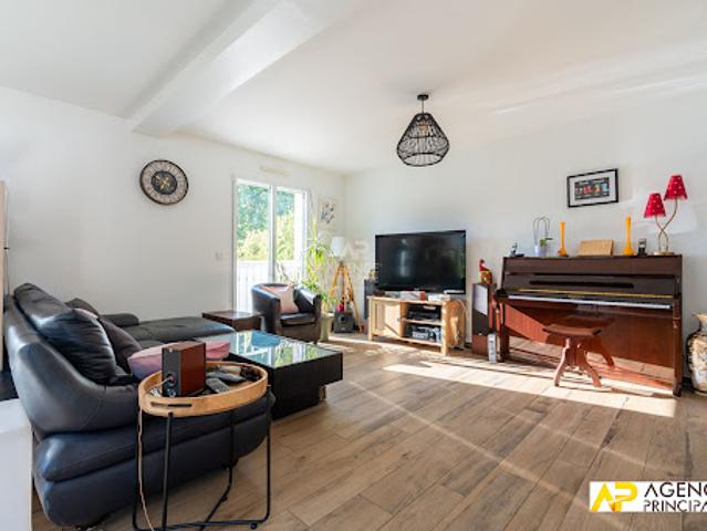Vente Maison 6 pièces 143 m2 Le Mesnil le Roi