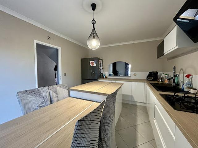 Vente Maison 6 pièces 143 m2 Saint Gilles