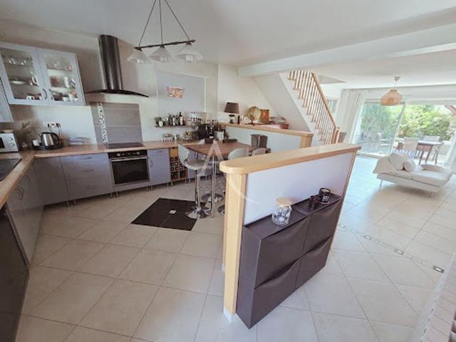 Vente Maison 6 pièces 143 m2 Tremblay en France
