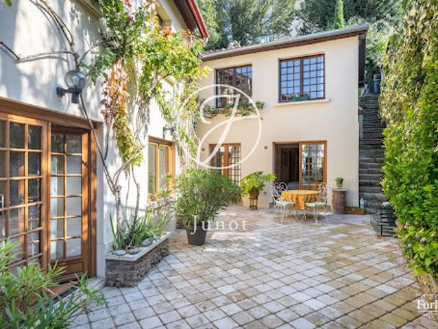 Vente Maison 6 pièces 154 m2 La Celle Saint Cloud