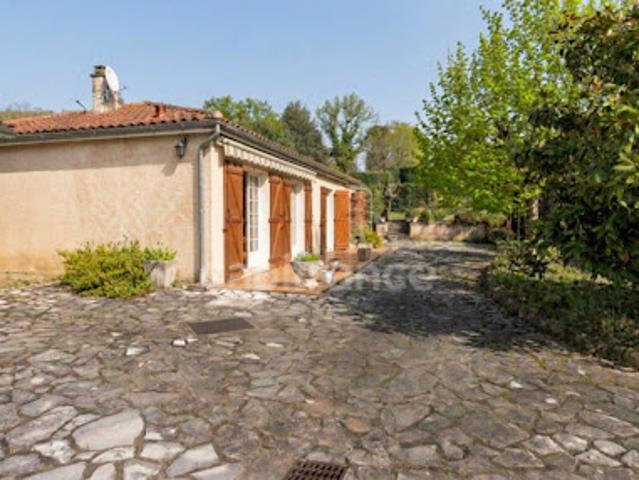 Vente Maison 6 pièces 154 m2 Vitrac