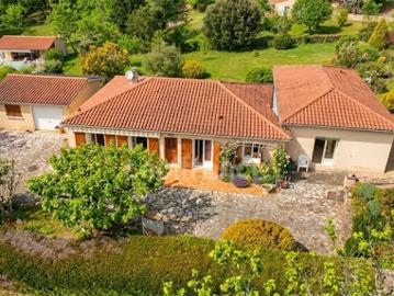 Vente Maison 6 pièces 154 m2 Vitrac