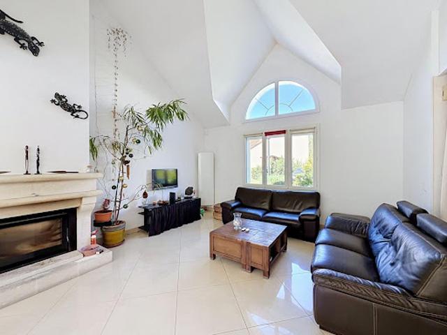 Vente Maison 6 pièces 155.64 m2 Voisins le Bretonneux