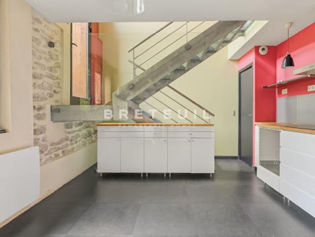 Vente Maison 6 pièces 155.76 m2 Courbevoie
