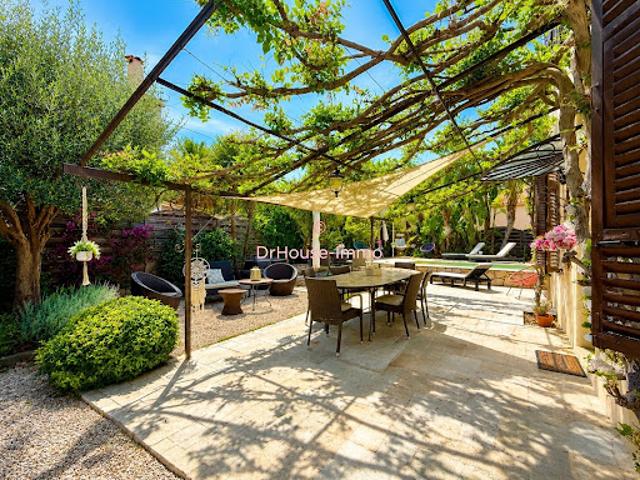 Vente Maison 6 pièces 156 m2 Saint Laurent du Var