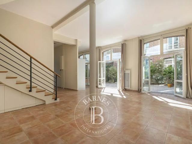 Vente Maison 6 pièces 156.69 m2 Paris 7ème