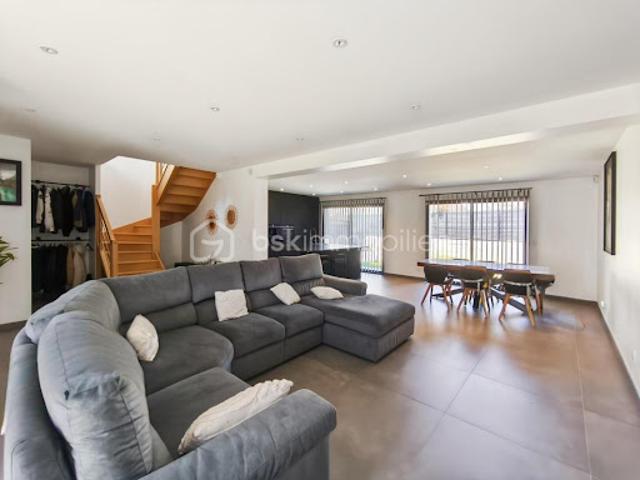 Vente Maison 6 pièces 159.75 m2 Saint Witz