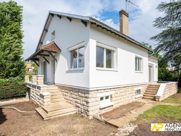 Vente Maison 6 pièces 150 m2 Le Mesnil le Roi