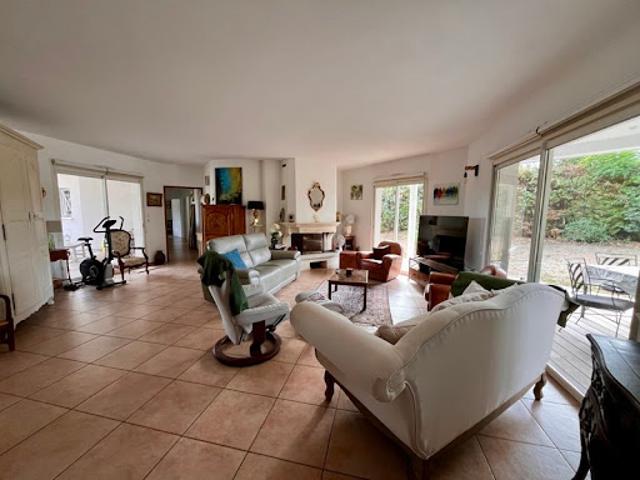 Vente Maison 6 pièces 150 m2 Lignan de Bordeaux