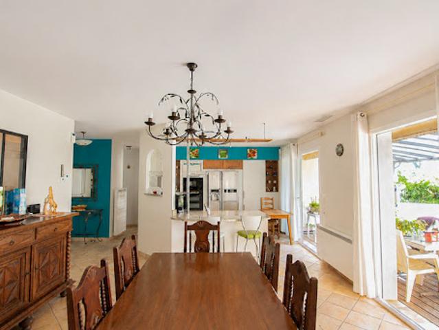 Vente Maison 6 pièces 151 m2 Saucats