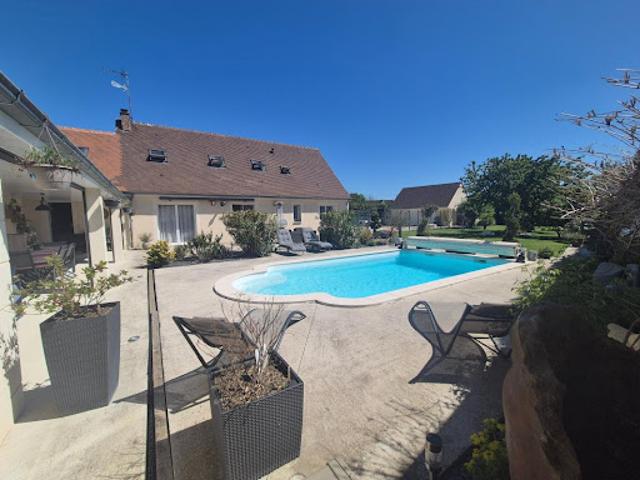 Vente Maison 6 pièces 152 m2 Jouy le Châtel