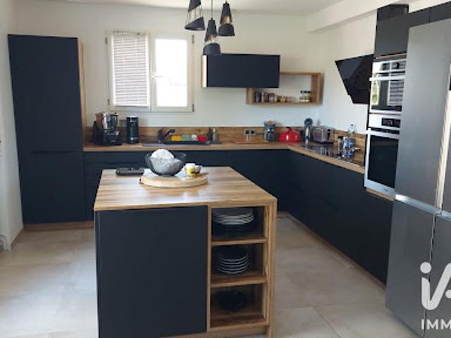 Vente Maison 6 pièces 152 m2 Le Mesnil Saint Denis