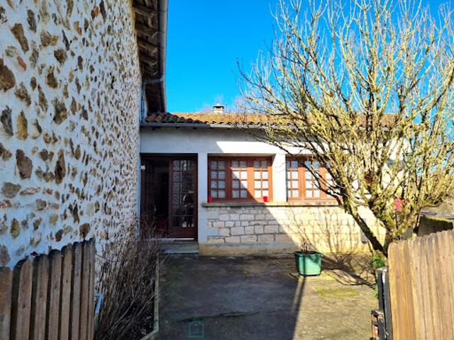 Vente Maison 6 pièces 152 m2 Vitrac Saint Vincent