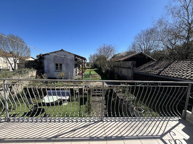 Vente Maison 6 pièces 164 m2 Bors de montmoreau