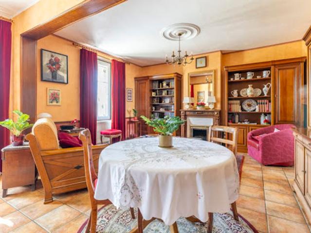 Vente Maison 6 pièces 165 m2 Dun le Palestel
