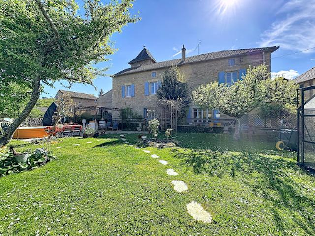 Vente Maison 6 pièces 165 m2 Goujounac