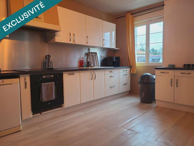 Vente Maison 6 pièces 166 m2 Sainte Gemme la Plaine