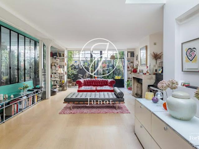 Vente Maison 6 pièces 166.4 m2 Paris 18ème