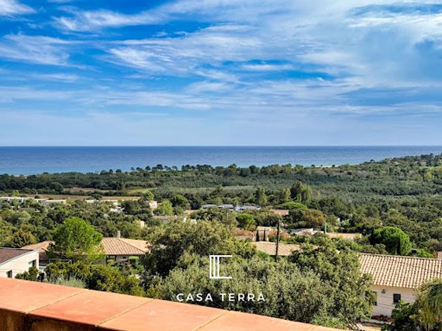 Vente Maison 6 pièces 167 m2 Sainte lucie de porto vecchio