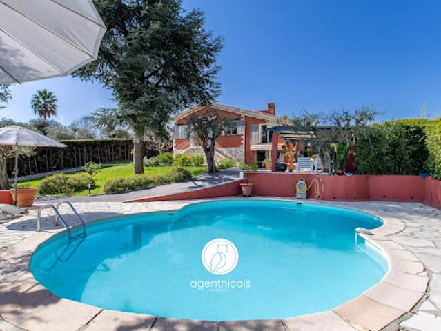 Vente Maison 6 pièces 168 m2 Saint Jeannet