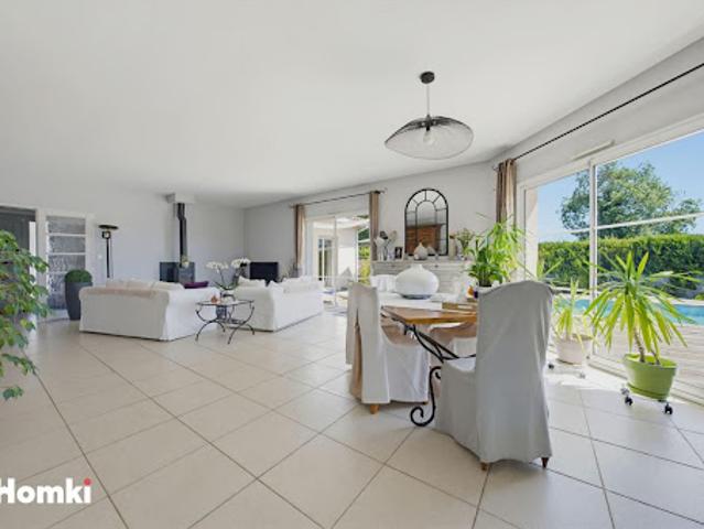 Vente Maison 6 pièces 169 m2 Sainte Eulalie