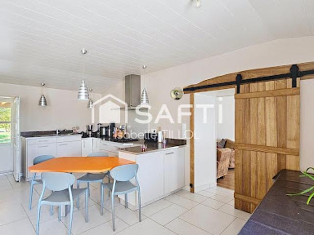 Vente Maison 6 pièces 160 m2 Champagné les Marais