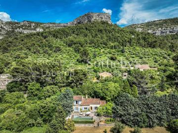 Vente Maison 6 pièces 160 m2 Fontaine de Vaucluse