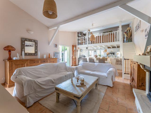Vente Maison 6 pièces 150 m2 Lestiac sur Garonne