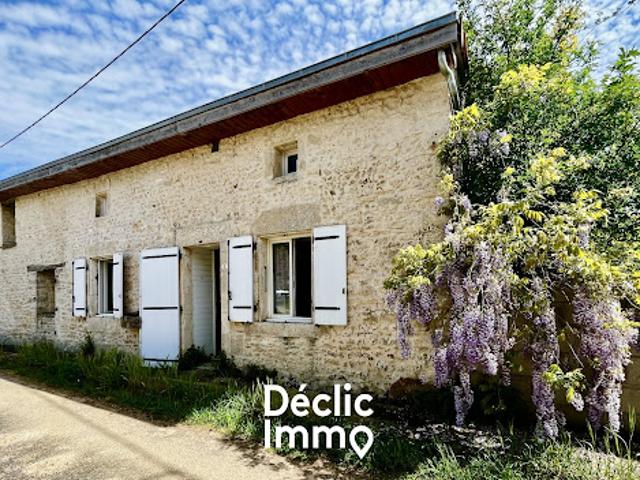 Vente Maison 6 pièces 160 m2 Saint Sauvant