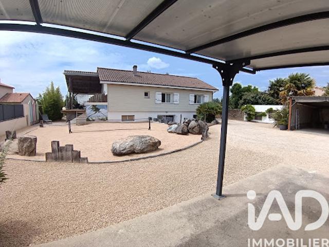 Vente Maison 6 pièces 162 m2 Airvault