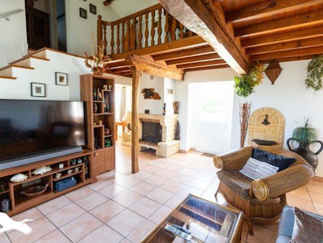 Vente Maison 6 pièces 162 m2 Laguian Mazous
