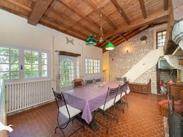 Vente Maison 6 pièces 162 m2 Saint Fort sur Gironde