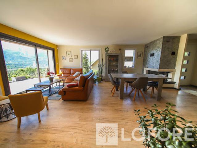 Vente Maison 6 pièces 163 m2 Embrun